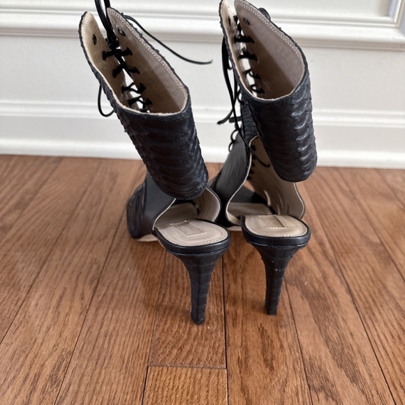 Black Genuine Leather Pumps Heels Made in Italy Size 37 EU / 6.5 US - Picture 8 of 11